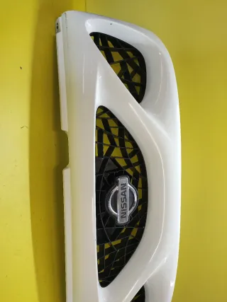 CALANDRA DELANTERA CENTRAL NISSAN TERRANO II