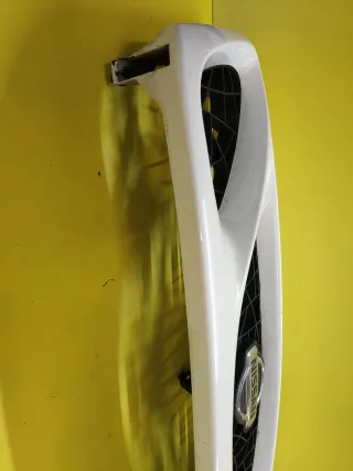 CALANDRA DELANTERA CENTRAL NISSAN TERRANO II