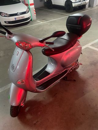 Vespa 125 Plata Automática
