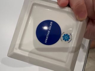 Cenicero Jonathan Adler