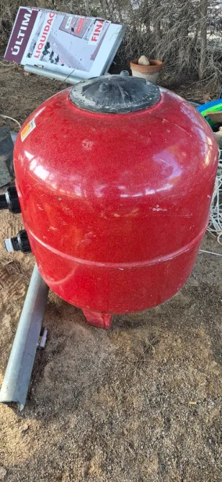 Filtro para piscina rojo