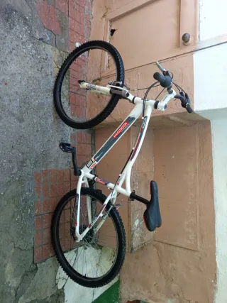 Bicicleta Montaña Blanca 100mm