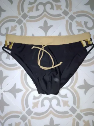 Bañador Negro y Dorado