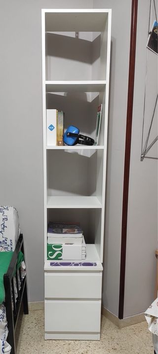 Estantería y cajonera blanca