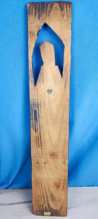 Virgen tallada en madera