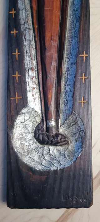Virgen tallada en madera