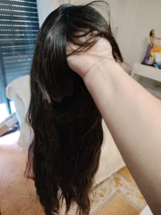 Peluca larga castaña ondulada