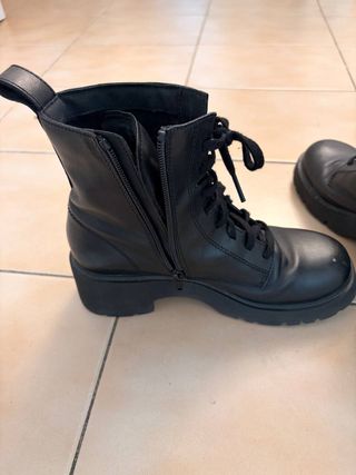 Botines Milah negros con cordones