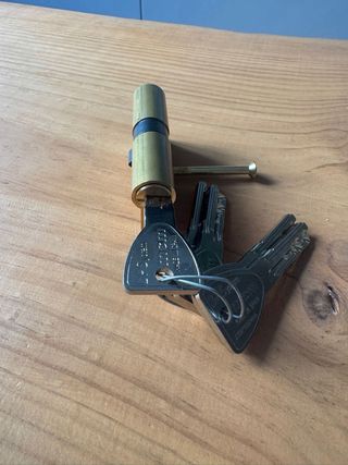 Cilindro seguridad MCM BPS + 5 llaves