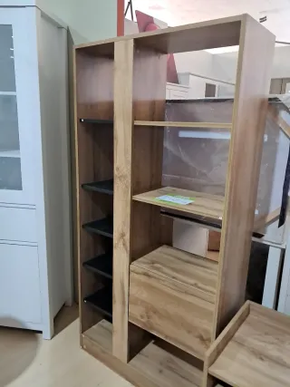 Librería Moderna Madera y Negro