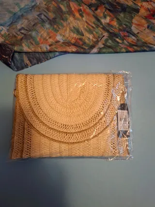 Bolso de mano o bandolera de rafia