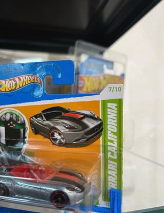 Hot Wheels Ferrari Califórnia
