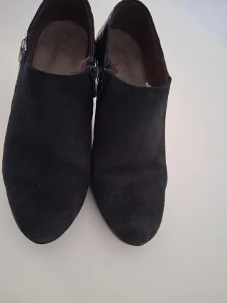 Botines de piel negros