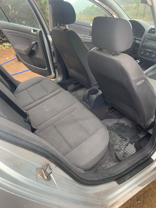 Volkswagen Golf 2004 (Para piezas)