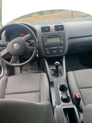 Volkswagen Golf 2004 (Para piezas)