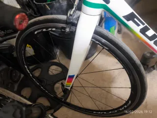 Bicicleta de carreras Fuji