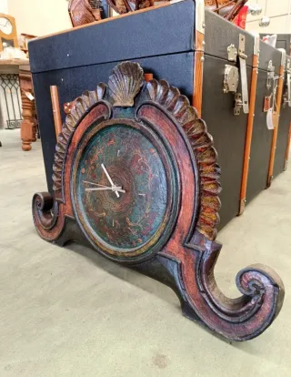 Reloj Talla Policromada S.XIX