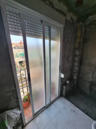 Ventanas de aluminio y puerta balconera