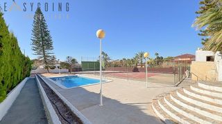 Chalet en venta en Peña de las Águilas en Elche