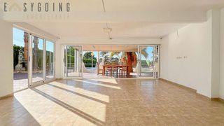 Chalet en venta en Peña de las Águilas en Elche