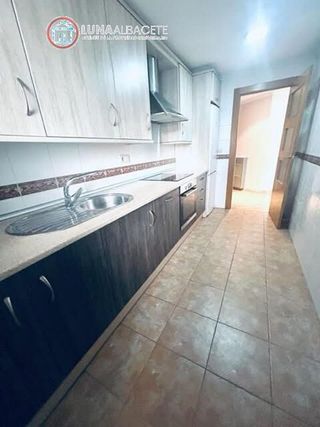 Piso en venta en Franciscanos en Albacete