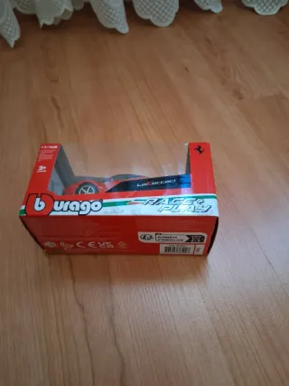 Bburago Ferrari Race & Play 1:43