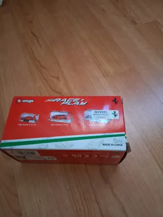 Bburago Ferrari Race & Play 1:43
