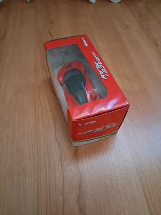 Bburago Ferrari Race & Play 1:43