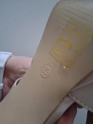 Sandalias de tacón alto beige