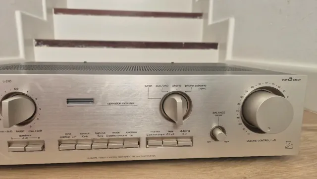 Amplificador Luxman L-210 Plata