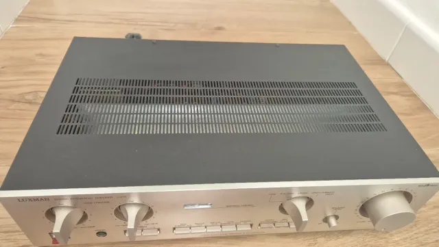 Amplificador Luxman L-210 Plata
