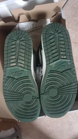 Scarpe Jordan verdi e bianche