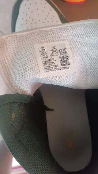 Scarpe Jordan verdi e bianche