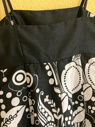 Vestido negro y blanco para eventos