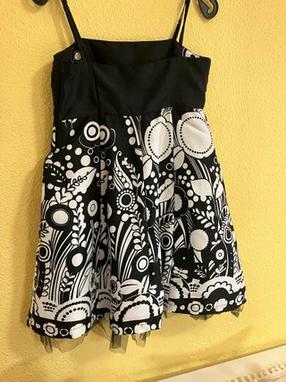 Vestido negro y blanco para eventos