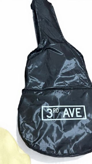 Chitarra classica 3rd Ave con accessori