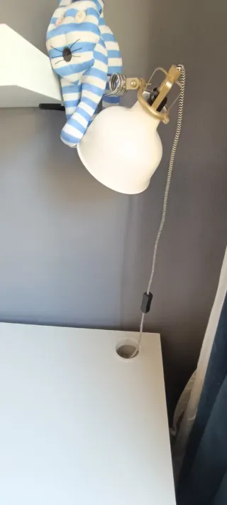 Escritorio IKEA MICKE 142x50cm