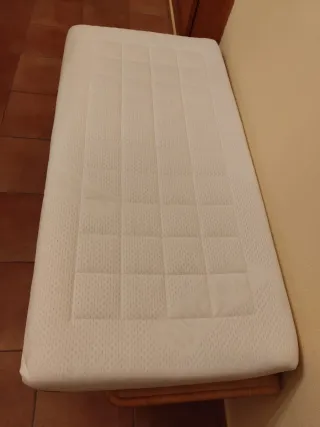 Cuna, somier y colchón bebé