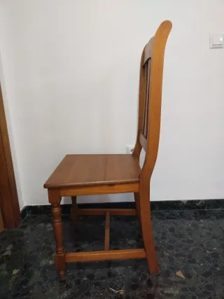 Sillas de madera maciza