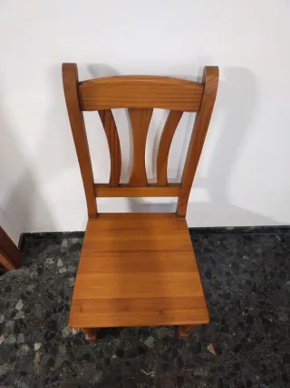 Sillas de madera maciza