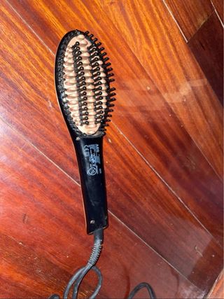 Escova Alisadora Cabelo AEG Preta