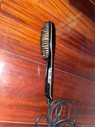 Escova Alisadora Cabelo AEG Preta