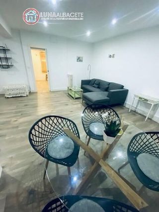 Piso en venta en Franciscanos en Albacete