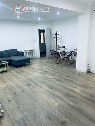 Piso en venta en Franciscanos en Albacete