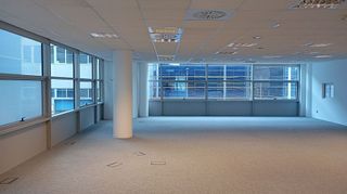 Oficina en alquiler en Port en Badalona