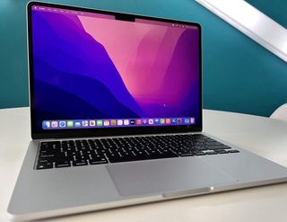 MacBook Air M2 13 pollici 8GB/256GB Perfetto