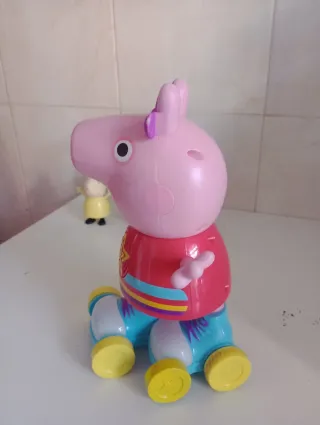 PEPPA PIG PATINADORA + REGALOS, FIGURAS...