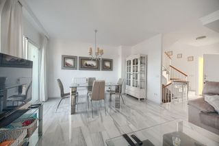 Casa adosada en alquiler en El Faro de Calaburra - Chaparral en Mijas