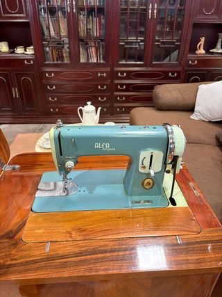 MÁQUINA DE COSER ALFA