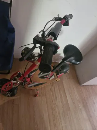 Patinete eléctrico con asiento de dos marchas